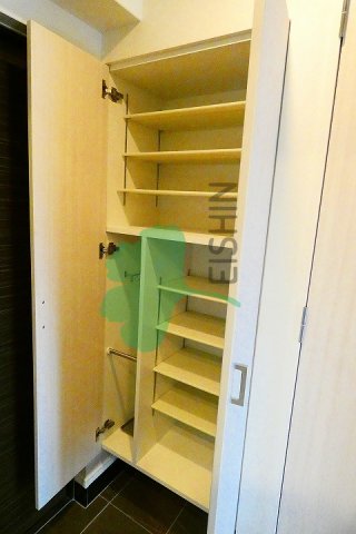 玄関　下駄箱もしっかりついてます！