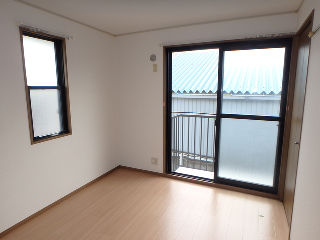 居室・リビング　日当たり良好。風通しもいいですよ。