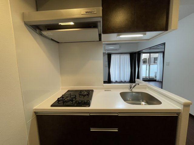 キッチン　イメージとして同建物他部屋を表示しています