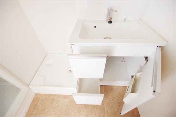 洗面設備　類似室内