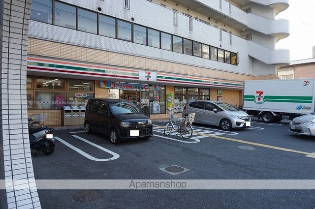 コンビニ　セブンイレブン（コンビニ）まで538m