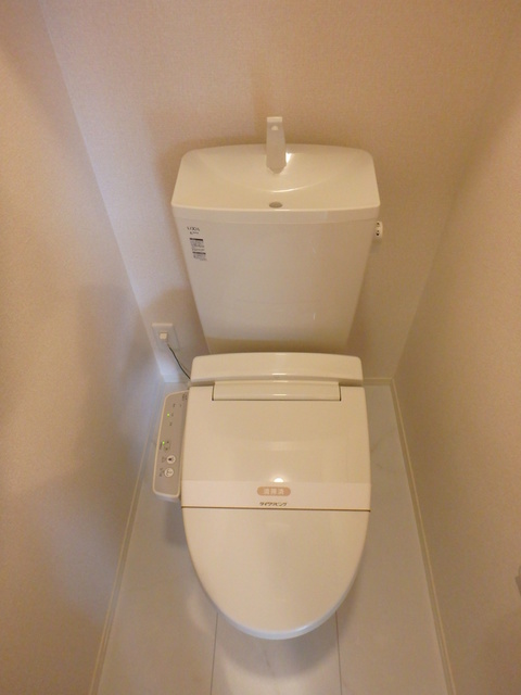 トイレ　機能の付いたトイレで快適な事間違い無しです