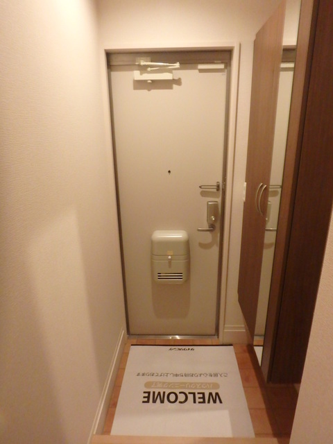 玄関　靴の収納面も御座います。