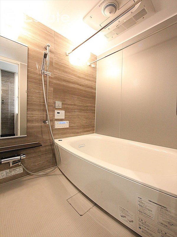 バス・シャワールーム　バスルーム