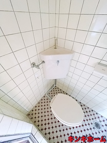 トイレ　写真は別のお部屋のものでございます