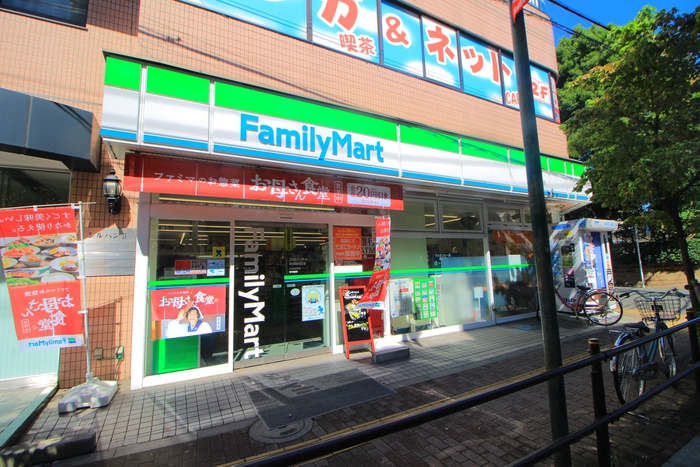 コンビニ　ファミリーマート常盤台北口店（コンビニ）まで210m