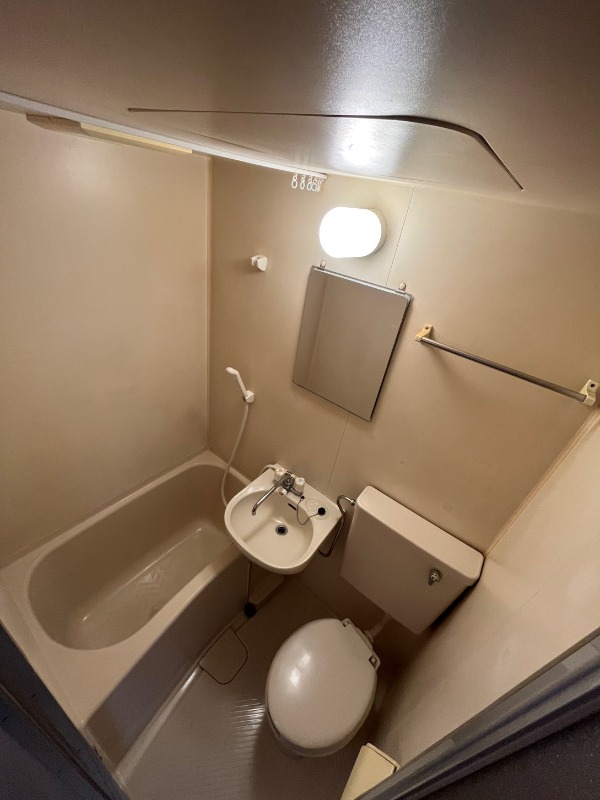 バス・シャワールーム　※他部屋写真使用