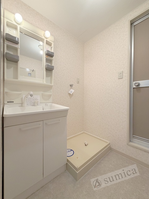 洗面設備　洗面脱衣所付き！独立洗面台が便利です♪♪