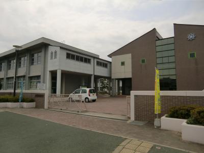 中学校　福津市立津屋崎中学校（中学校）まで693m