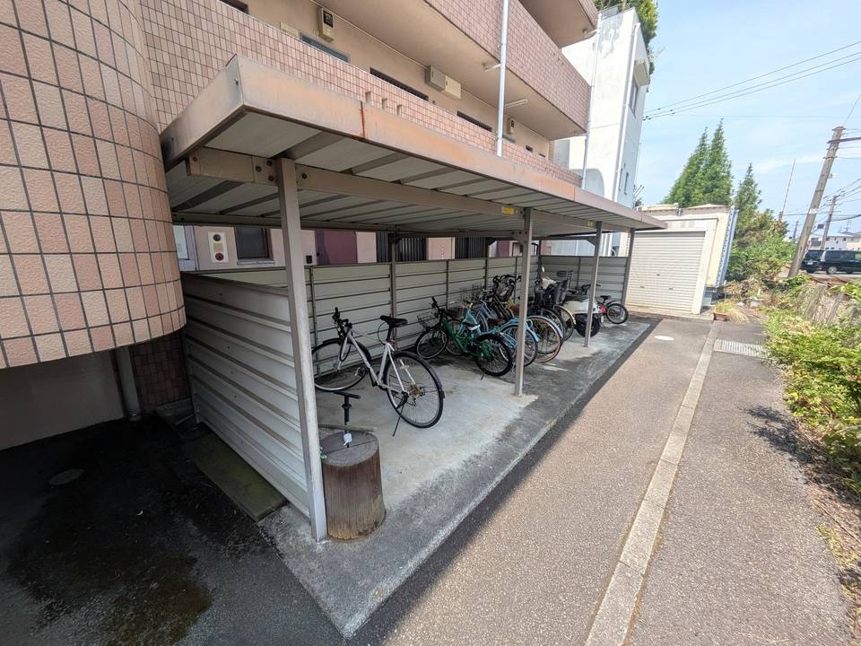 駐車場　駐輪場