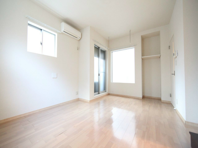 その他　洋室8.28帖　クローゼット付（収納充実してます）