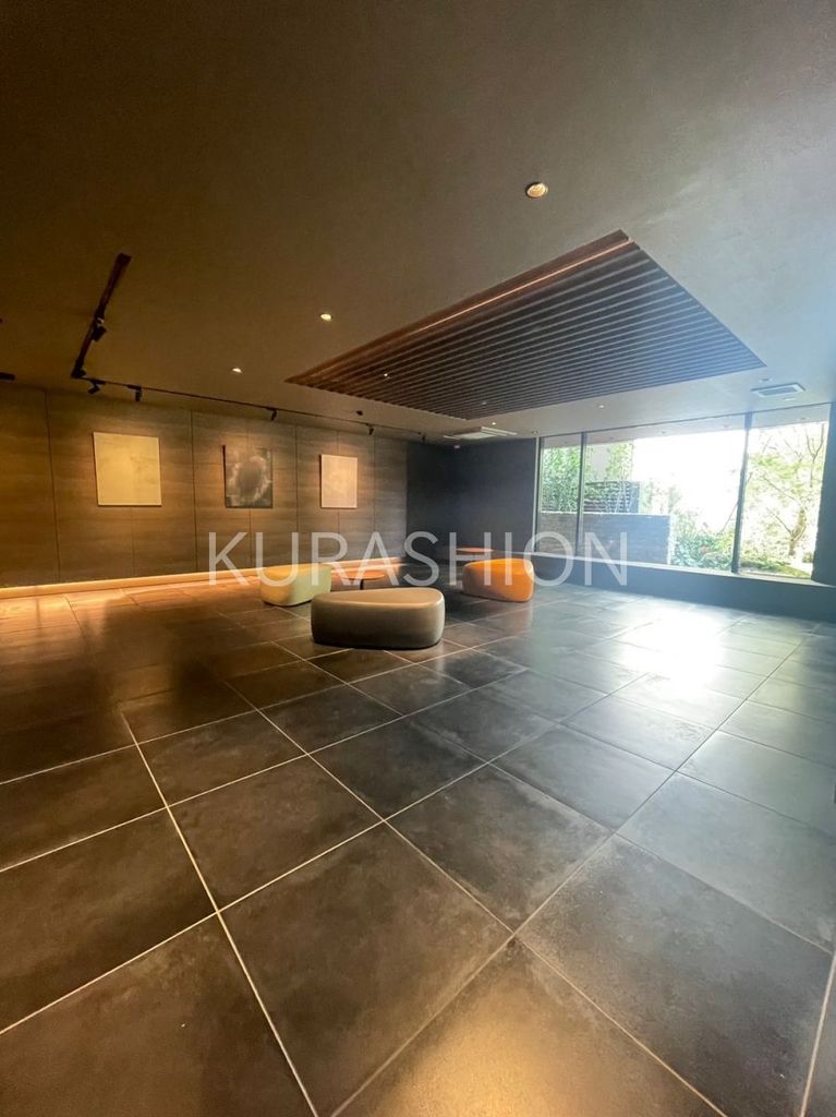 エントランス　駐車場