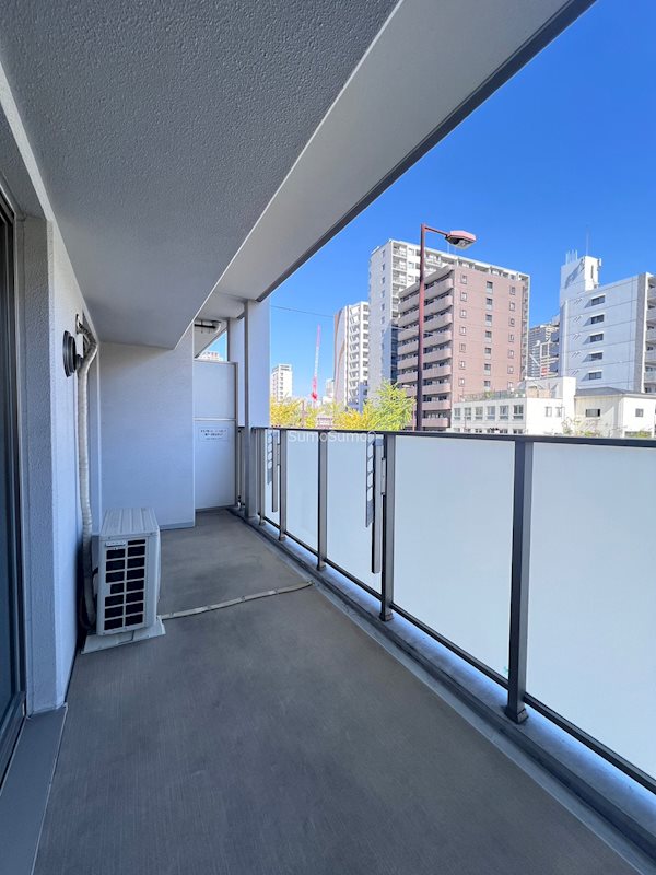 バルコニー　外からの目が気にならないバルコニーで洗濯物が干せます