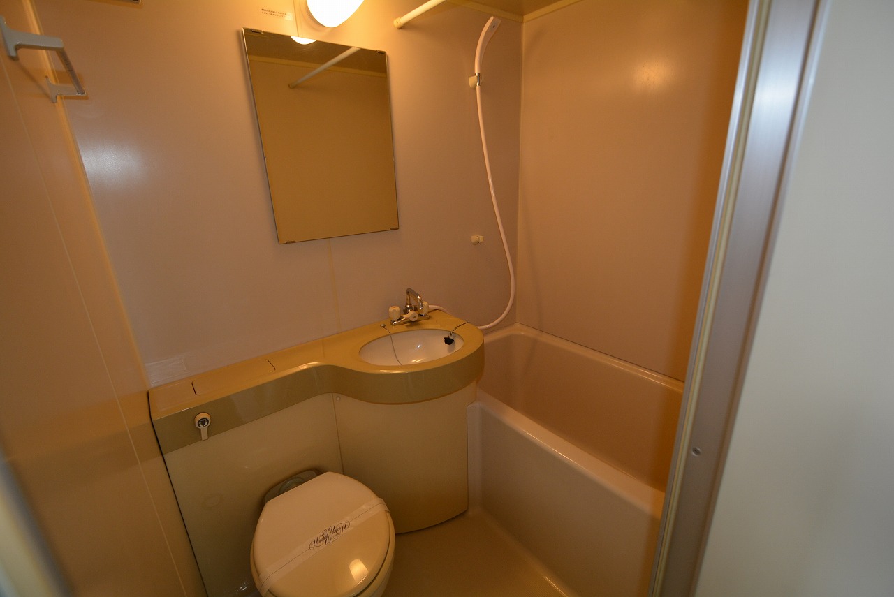 バス・シャワールーム　シンプルで機能的なユニットバスです！