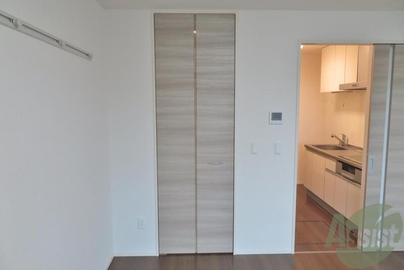 収納　こちらのクローゼットはウォークインクローゼットになります。