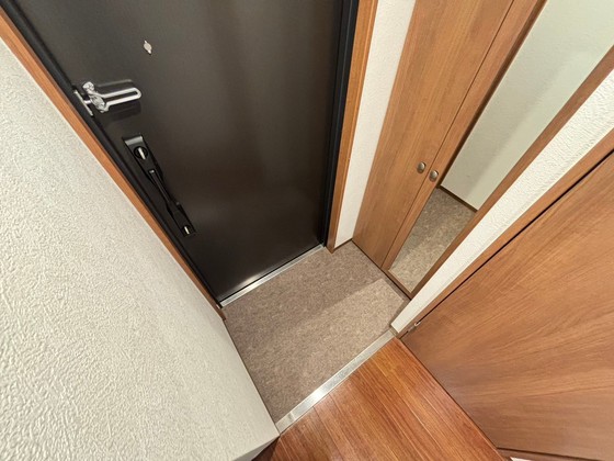 玄関　※別部屋の写真です