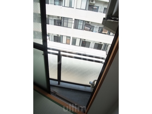 バルコニー　※別のお部屋の写真です