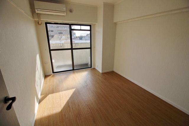 居室・リビング　★南向きでかなり日当たりの良いお部屋です★