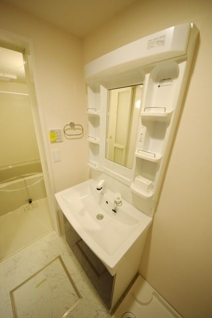 洗面設備　同一施工メーカー参考写真