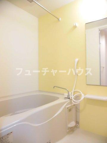 バス・シャワールーム　落ち着いた空間のお風呂です