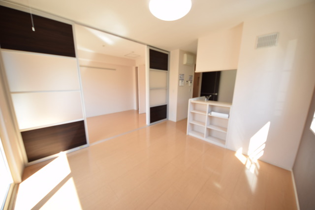 居室・リビング　◇明るいお部屋です◇