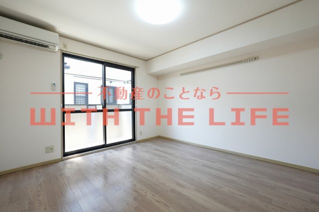 居室・リビング　ゆったり過ごせる居間です