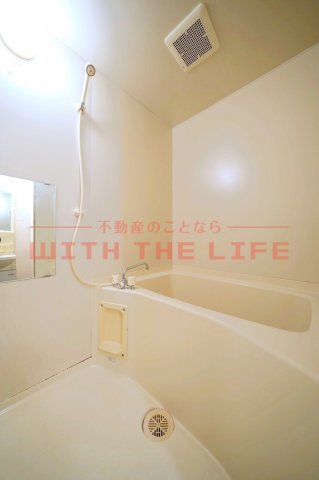 バス・シャワールーム　コンパクトで使いやすいお風呂です