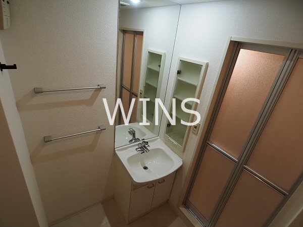 洗面設備　別部屋参考写真です