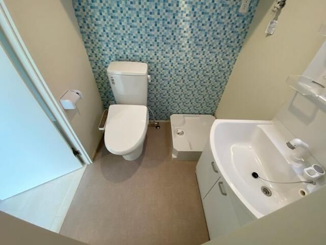 トイレ　洗浄便座付です！