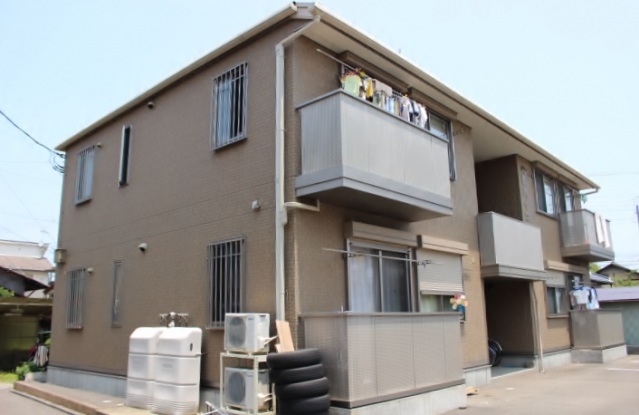 建物外観　パナホーム施工。地震に強い鉄骨アパートです。