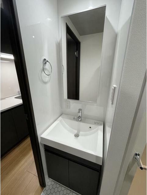 洗面設備　身支度に欠かせない独立洗面台♪