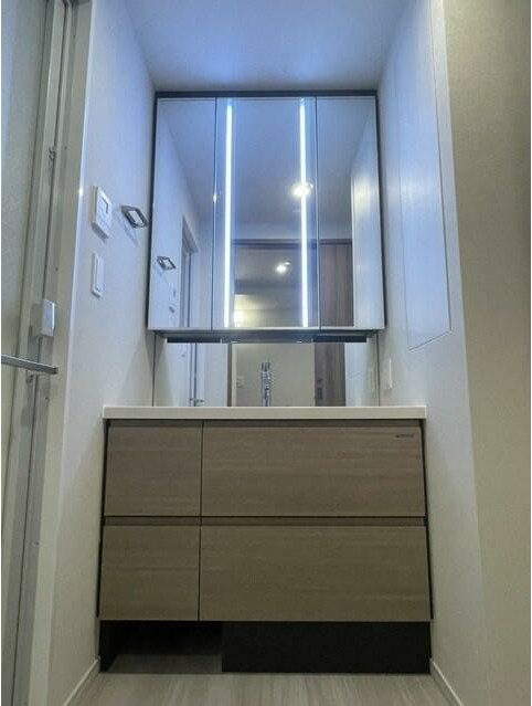 洗面設備　身支度に欠かせない独立洗面台♪