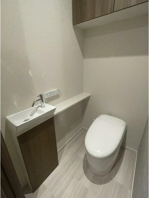 トイレ　嬉しい温水洗浄便座♪