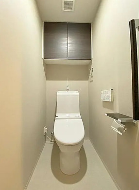 トイレ　別タイプ部屋　参考写真です