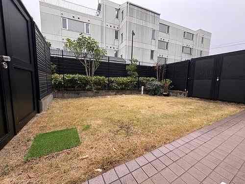バルコニー　専用庭です