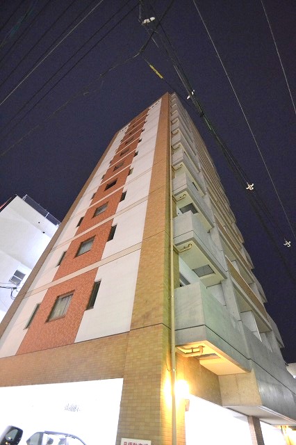 建物外観　広島駅まで徒歩圏内♪室内きれいです！宅配ＢＯＸも完備♪