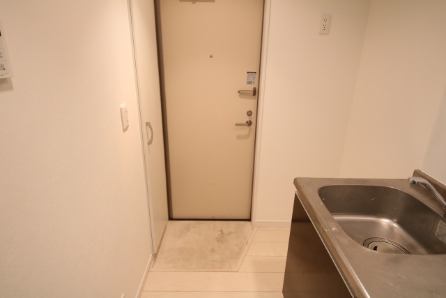 玄関　※別室の参考写真の為、現況優先です。