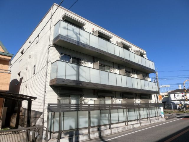 建物外観　重量鉄骨造のしっかりした造りです