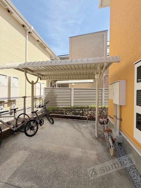 その他共有部分　屋根付き駐輪場が嬉しいです♪♪