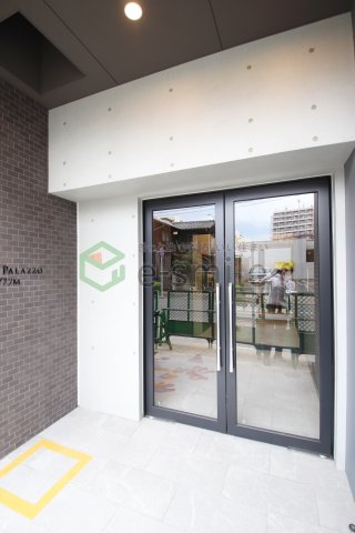 エントランス　建物の内部です