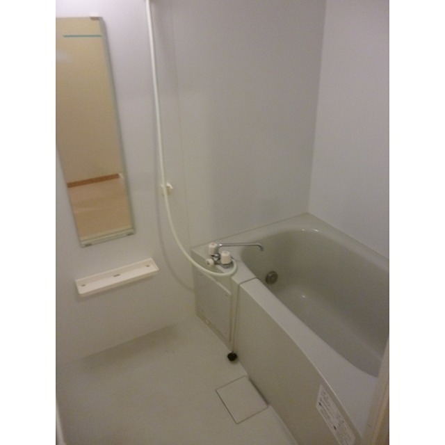 バス・シャワールーム　追い焚き付きです。