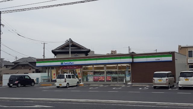 コンビニ　ファミリーマート　岡山新福店（コンビニ）まで200m