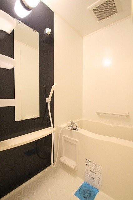 バス・シャワールーム　同物件別号室の写真です。