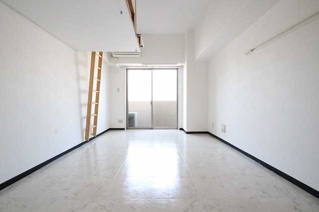 居室・リビング　同物件別号室の写真です。