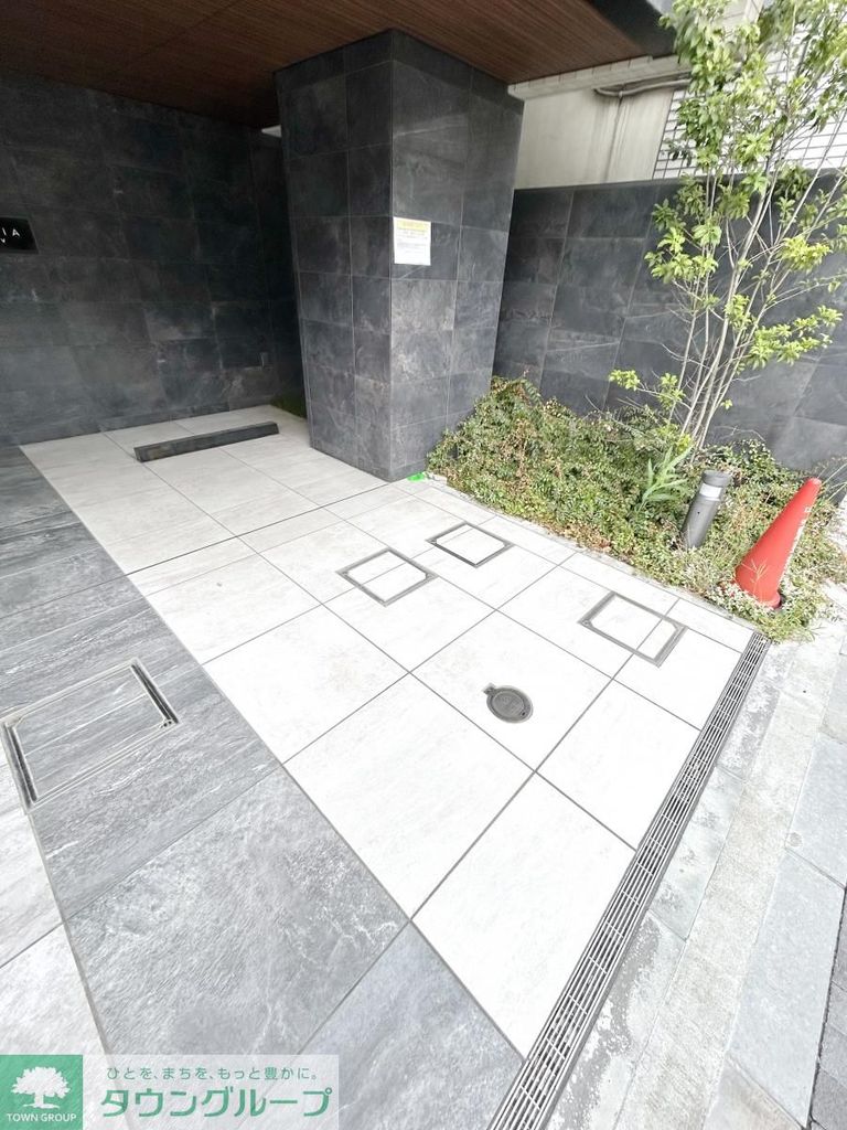 駐車場　エントランス