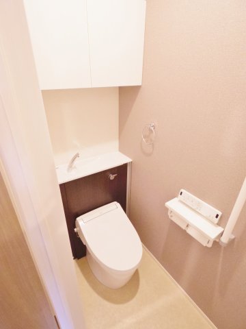 トイレ　※同仕様写真