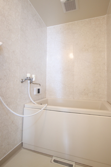 バス・シャワールーム　追い焚きができるお風呂