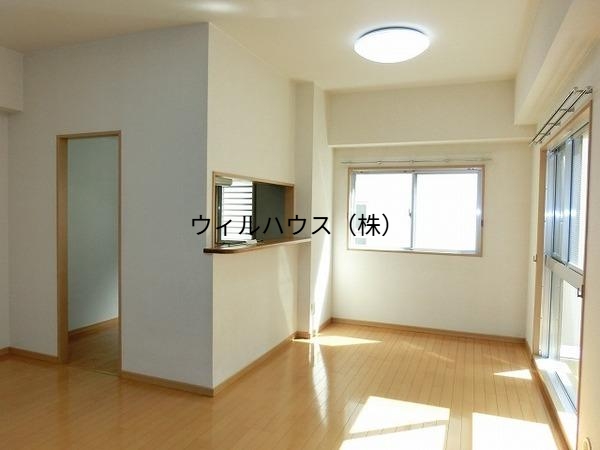 居室・リビング　人気のカウンターキッチン！