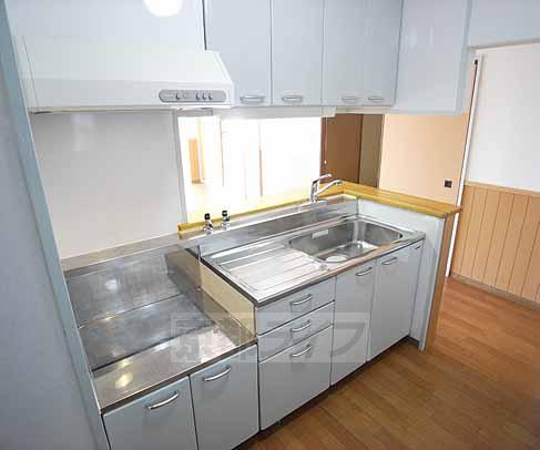 キッチン　広いキッチンスペース