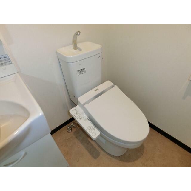 トイレ　温水洗浄暖房便座